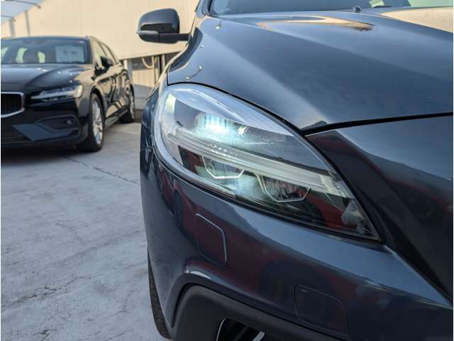 ボルボ Ｖ４０クロスカントリー Ｄ４ モメンタム ディーゼルターボ H30年 (東北) 99