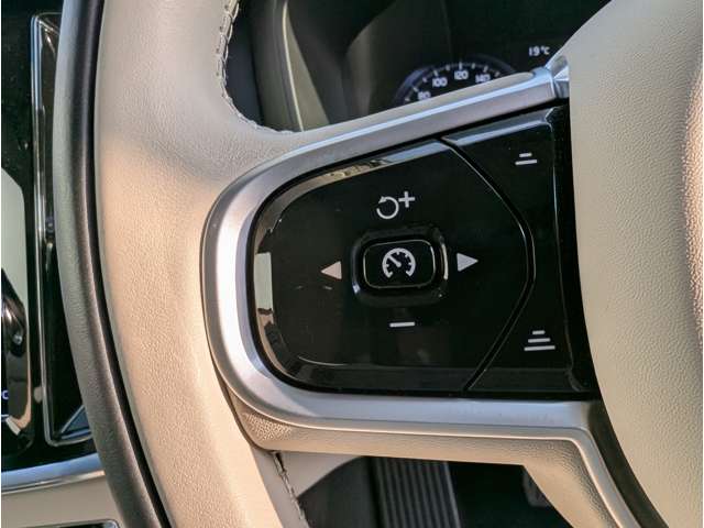 ボルボ Ｖ６０ Ｂ５　インスクリプション R3年 (東北) 99