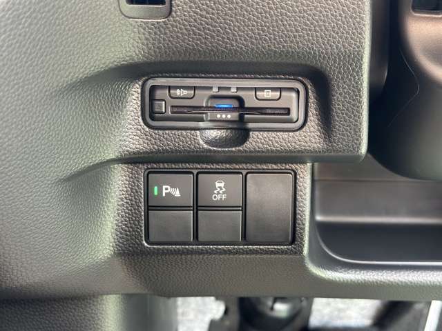 ホンダ Ｎ　ＢＯＸ カスタム ６６０ Ｌ R4年 (東海) 99