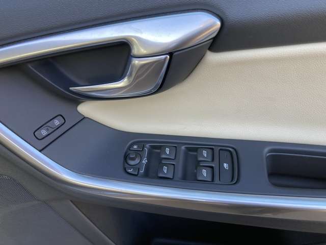 ボルボ クロスカントリー Ｔ５ ＡＷＤ ＳＥ ４ＷＤ H28年 (関東) 99