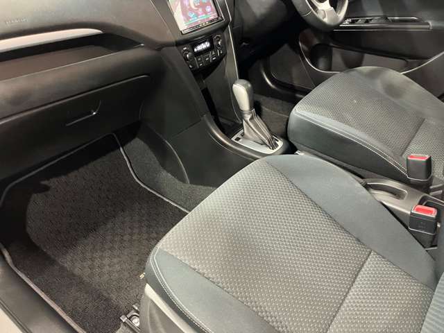 スズキ スイフト １．２ ＲＳ－ＤＪＥ ４ＷＤ H28年 (北海道) 99