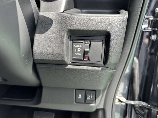 ホンダ Ｎ　ＢＯＸ カスタム ６６０ R7年 (東海) 99