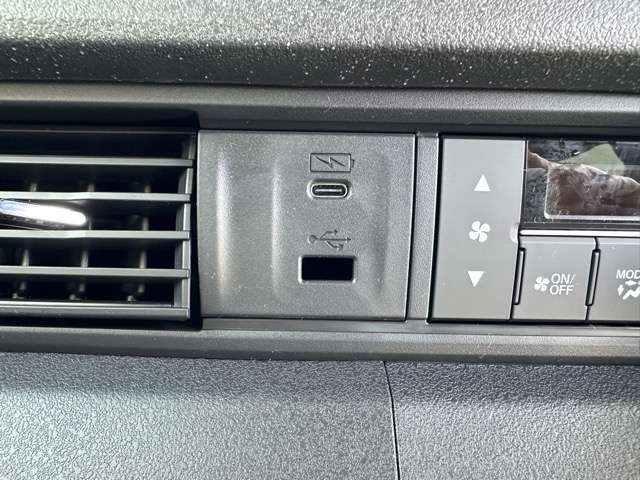 ホンダ Ｎ　ＢＯＸ カスタム ６６０ R7年 (東海) 99