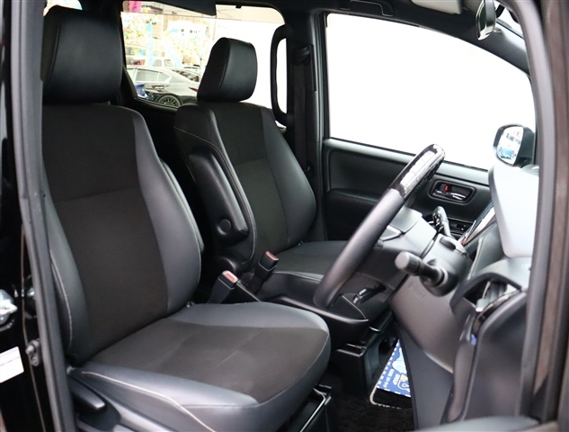 トヨタ ノア ２．０ ＳＩ ＷＸＢＩＩＩ R2年 (関東) 99