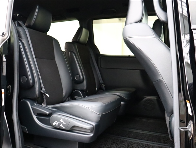 トヨタ ノア ２．０ ＳＩ ＷＸＢＩＩＩ R2年 (関東) 99