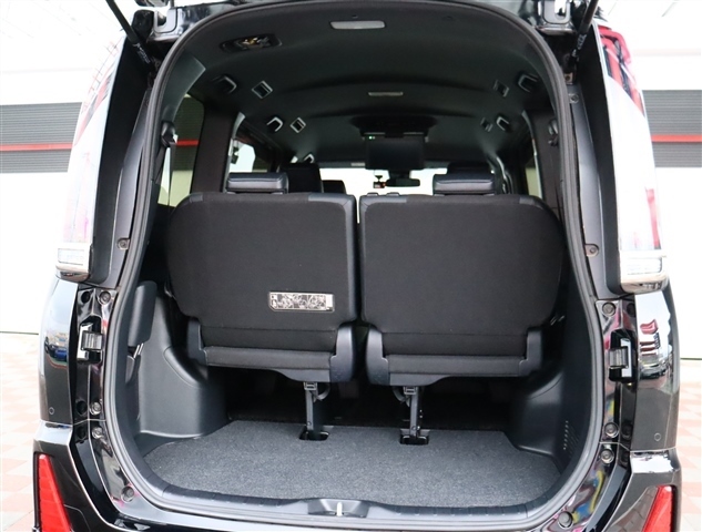 トヨタ ノア ２．０ ＳＩ ＷＸＢＩＩＩ R2年 (関東) 99