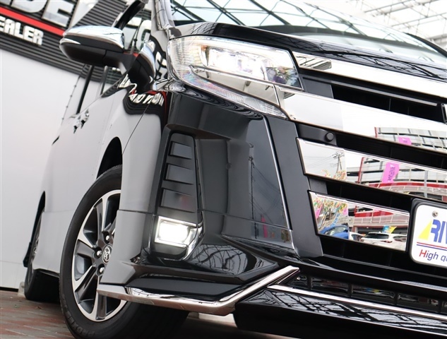 トヨタ ノア ２．０ ＳＩ ＷＸＢＩＩＩ R2年 (関東) 99