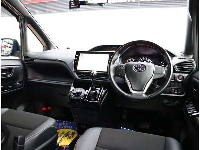 トヨタ ノア ２．０ ＳＩ ＷＸＢＩＩＩ R2年 (関東) 99