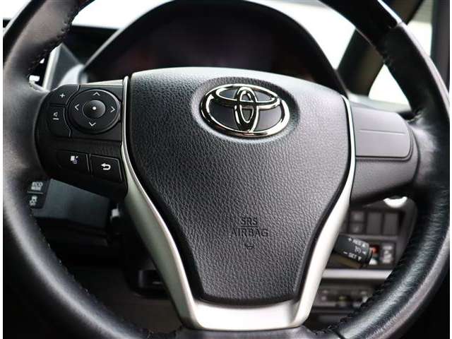 トヨタ ノア ２．０ ＳＩ ＷＸＢＩＩＩ R2年 (関東) 99