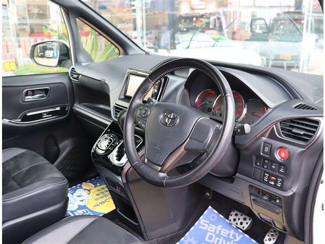 トヨタ ノア ２．０ ＳＩ Ｇ'Ｓ H28年 (関東) 99