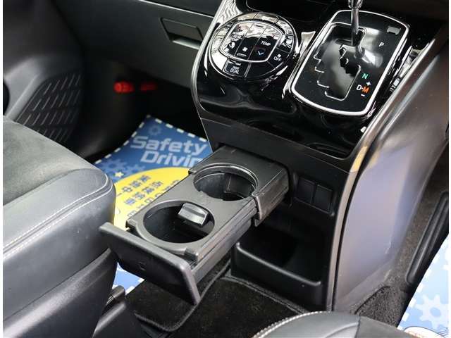 トヨタ ノア ２．０ ＳＩ Ｇ'Ｓ H28年 (関東) 99