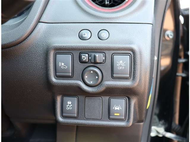 日産 ノート １．２ Ｅ－ＰＯＷＥＲ ＮＩＳＭＯ H29年 (関東) 99