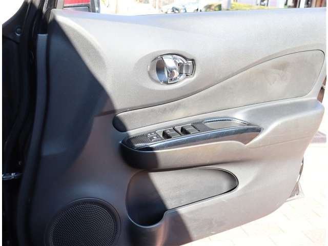 日産 ノート １．２ Ｅ－ＰＯＷＥＲ ＮＩＳＭＯ H29年 (関東) 99