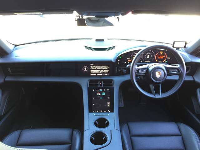 ポルシェ タイカン パフォーマンスバッテリー プラス ４＋１シート R4年 (東海) 99