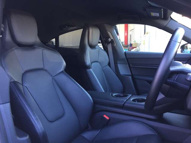 ポルシェ タイカン パフォーマンスバッテリー プラス ４＋１シート R4年 (東海) 99