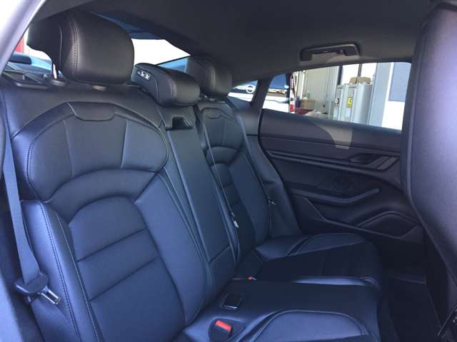 ポルシェ タイカン パフォーマンスバッテリー プラス ４＋１シート R4年 (東海) 99