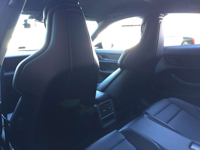 ポルシェ タイカン パフォーマンスバッテリー プラス ４＋１シート R4年 (東海) 99