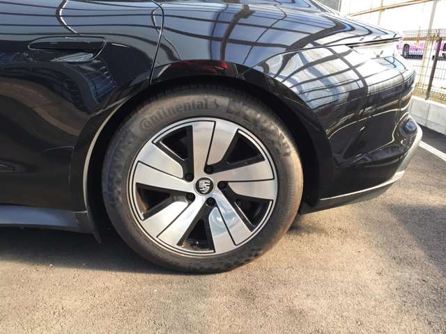 ポルシェ タイカン パフォーマンスバッテリー プラス ４＋１シート R4年 (東海) 99