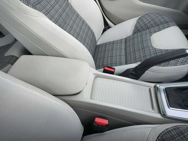 ボルボ Ｖ４０ Ｔ３　タックエディション R2年 (東北) 99