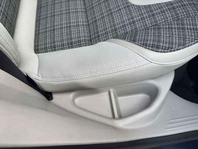 ボルボ Ｖ４０ Ｔ３　タックエディション R2年 (東北) 99