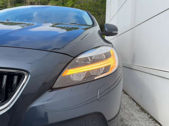 ボルボ Ｖ４０ Ｔ３　タックエディション R2年 (東北) 99