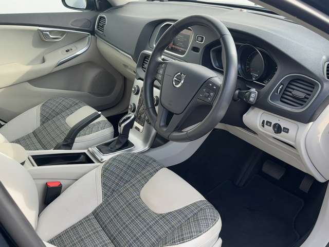 ボルボ Ｖ４０ Ｔ３　タックエディション R2年 (東北) 99