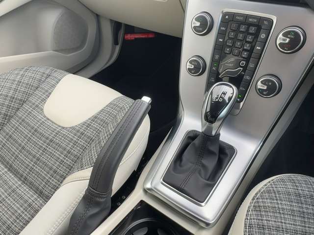 ボルボ Ｖ４０ Ｔ３　タックエディション R2年 (東北) 99