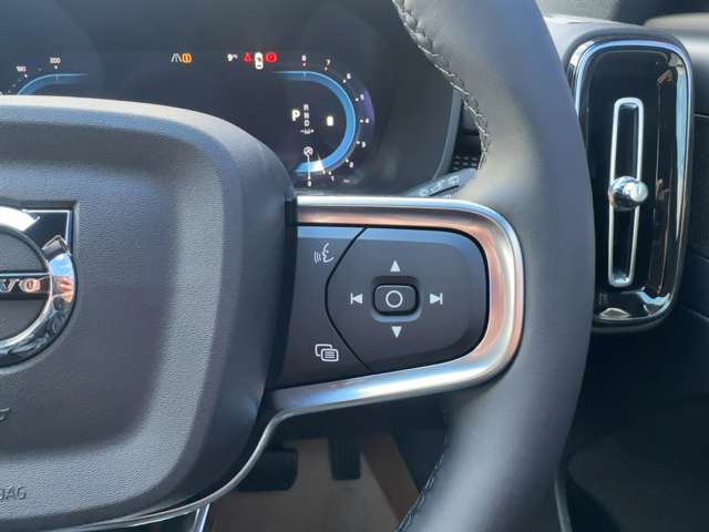 ボルボ ＸＣ４０ ウルトラ Ｂ４ ＡＷＤ ダーク エディション ４ＷＤ R6年 (東北) 99