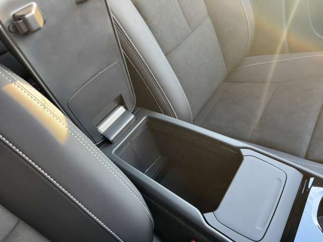 ボルボ ＸＣ４０ ウルトラ Ｂ４ ＡＷＤ ダーク エディション ４ＷＤ R6年 (東北) 99