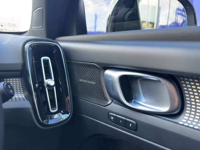 ボルボ ＸＣ４０ ウルトラ Ｂ４ ＡＷＤ ダーク エディション ４ＷＤ R6年 (東北) 99