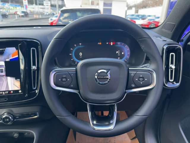 ボルボ ＸＣ４０ ウルトラ Ｂ４ ＡＷＤ ダーク エディション ４ＷＤ R6年 (東北) 99