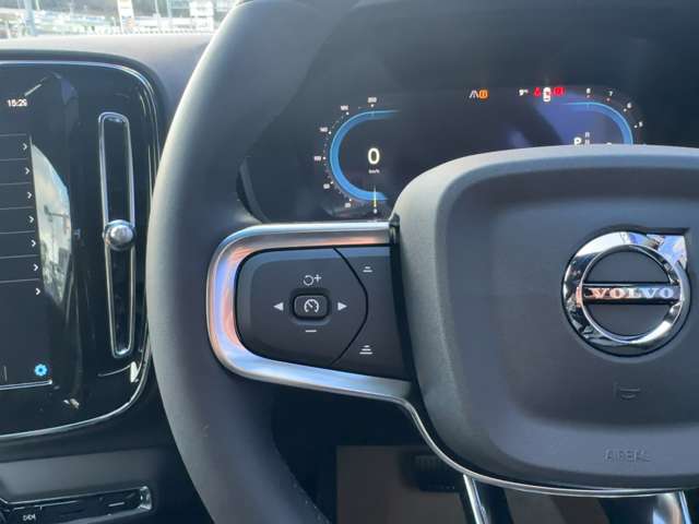 ボルボ ＸＣ４０ ウルトラ Ｂ４ ＡＷＤ ダーク エディション ４ＷＤ R6年 (東北) 99