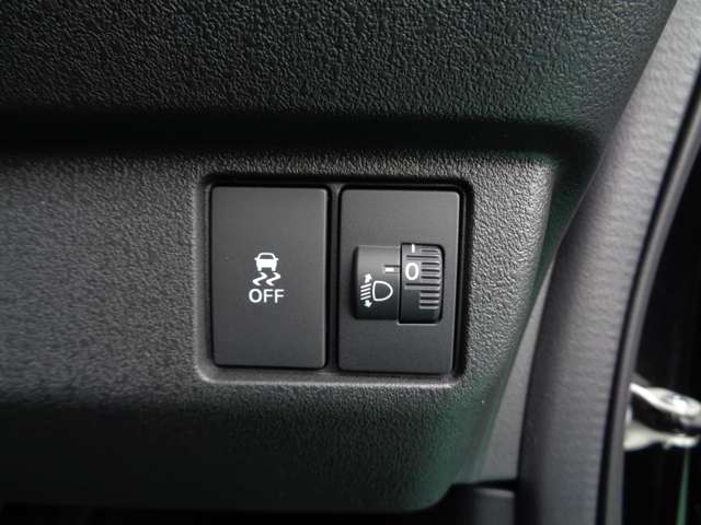 ホンダ Ｎ　ＢＯＸ カスタム ６６０ R7年 () 99