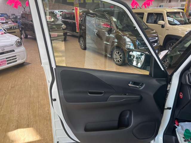 日産 セレナ ２．０ ハイウェイスター ４ＷＤ H28年 (北海道) 99