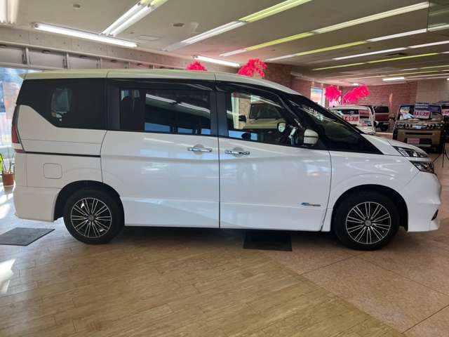 日産 セレナ ２．０ ハイウェイスター ４ＷＤ H28年 (北海道) 99