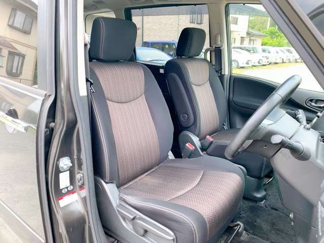 日産 セレナ ２．０ ハイウェイスター Ｖセレクション＋ＳＡＦＥＴＹ Ｓ－ＨＹＢＲＩＤ アドバンストセーフティ ＰＫＧ H26年 (九州・沖縄) 99