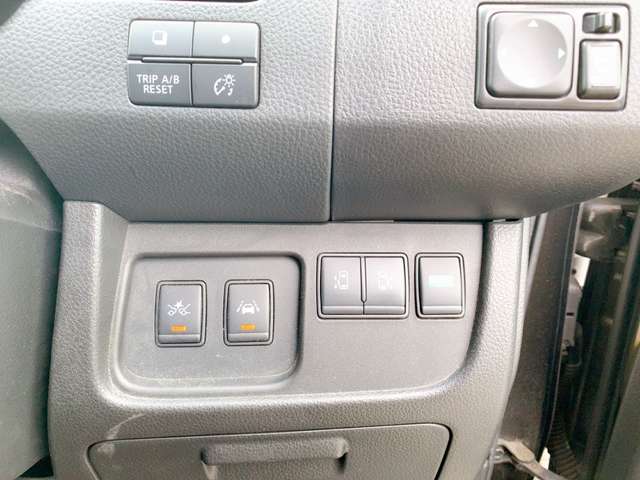 日産 セレナ ２．０ ハイウェイスター Ｖセレクション＋ＳＡＦＥＴＹ Ｓ－ＨＹＢＲＩＤ アドバンストセーフティ ＰＫＧ H26年 (九州・沖縄) 99