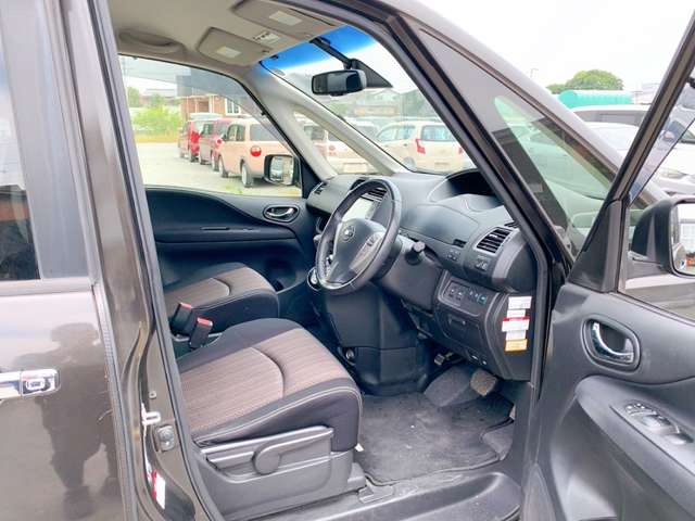 日産 セレナ ２．０ ハイウェイスター Ｖセレクション＋ＳＡＦＥＴＹ Ｓ－ＨＹＢＲＩＤ アドバンストセーフティ ＰＫＧ H26年 (九州・沖縄) 99