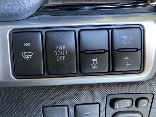 トヨタ エスティマ　ハイブリッド ２．４ アエラス ４ＷＤ H29年 (東北) 99