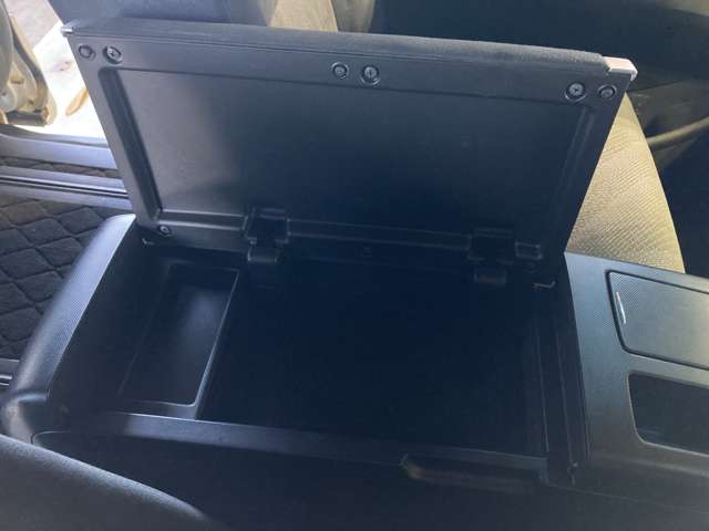 トヨタ エスティマ　ハイブリッド ２．４ アエラス ４ＷＤ H29年 (東北) 99