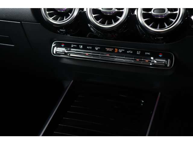 メルセデスベンツ ＧＬＡクラス ＧＬＡ２００ Ｄ ４マチック ＡＭＧライン ディーゼルターボ ４ＷＤ R2年 (近畿) 99