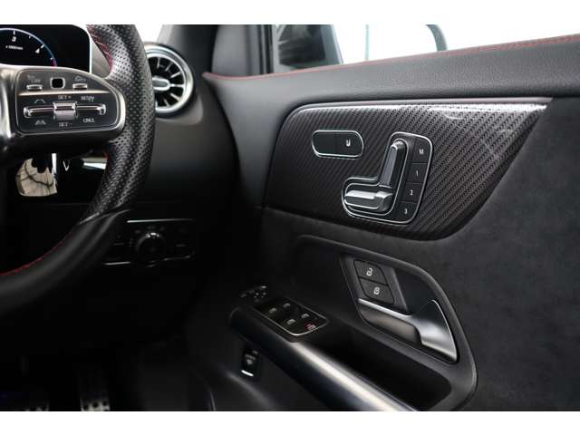 メルセデスベンツ ＧＬＡクラス ＧＬＡ２００ Ｄ ４マチック ＡＭＧライン ディーゼルターボ ４ＷＤ R2年 (近畿) 99