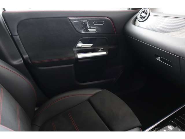 メルセデスベンツ ＧＬＡクラス ＧＬＡ２００ Ｄ ４マチック ＡＭＧライン ディーゼルターボ ４ＷＤ R2年 (近畿) 99