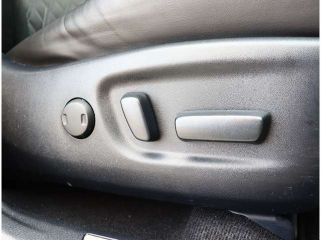 トヨタ ハリアー ２．０ プレミアム H29年 (関東) 99