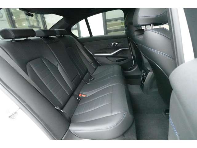 ＢＭＷ ３シリーズ ３２０Ｄ Ｘドライブ Ｍスポーツ ディーゼルターボ ４ＷＤ R6年 (近畿) 99