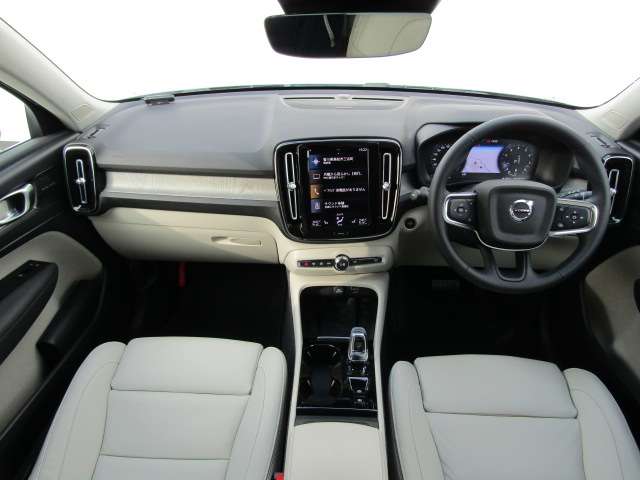 ボルボ ＸＣ４０ Ｂ４ ＡＷＤ インスクリプション ４ＷＤ R3年 (四国) 99