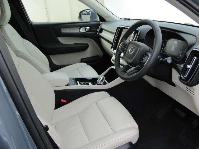 ボルボ ＸＣ４０ Ｂ４ ＡＷＤ インスクリプション ４ＷＤ R3年 (四国) 99