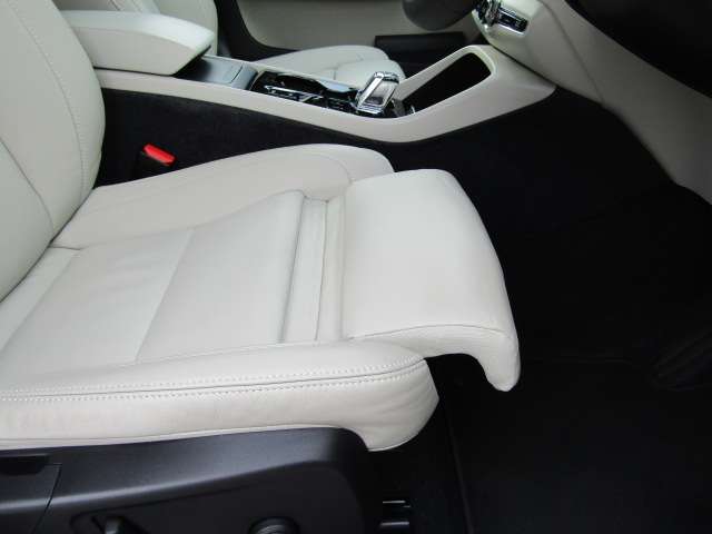 ボルボ ＸＣ４０ Ｂ４ ＡＷＤ インスクリプション ４ＷＤ R3年 (四国) 99