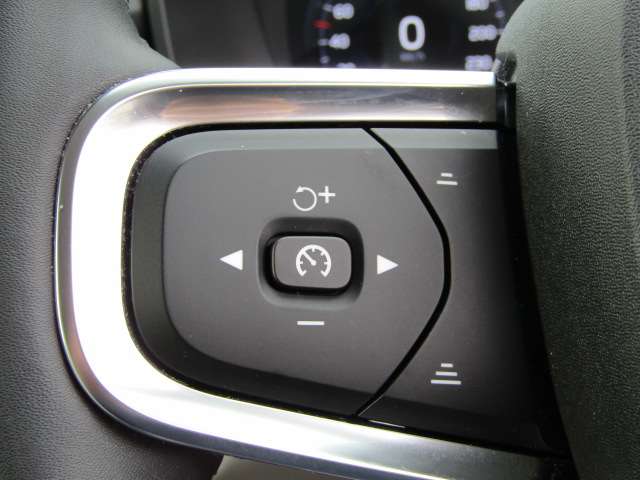 ボルボ ＸＣ４０ Ｂ４ ＡＷＤ インスクリプション ４ＷＤ R3年 (四国) 99