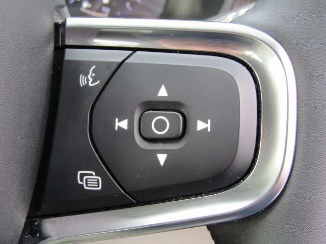 ボルボ ＸＣ４０ Ｂ４ ＡＷＤ インスクリプション ４ＷＤ R3年 (四国) 99